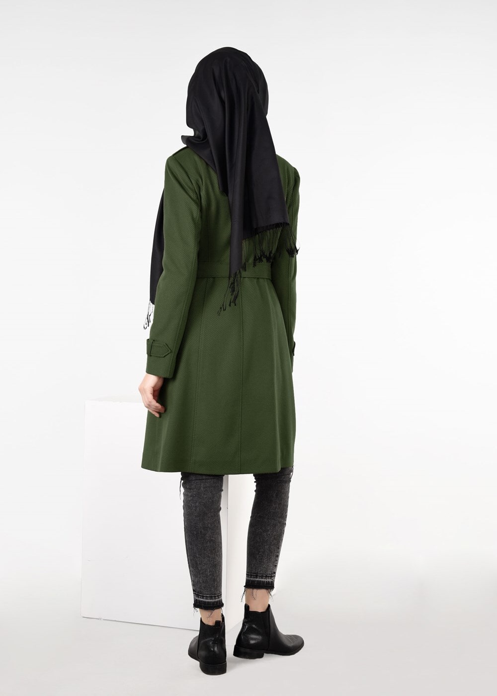 Tesettür giyim HAKİ BALIKÇI YAKA BELİ KUŞAKLI KABAN 9536 