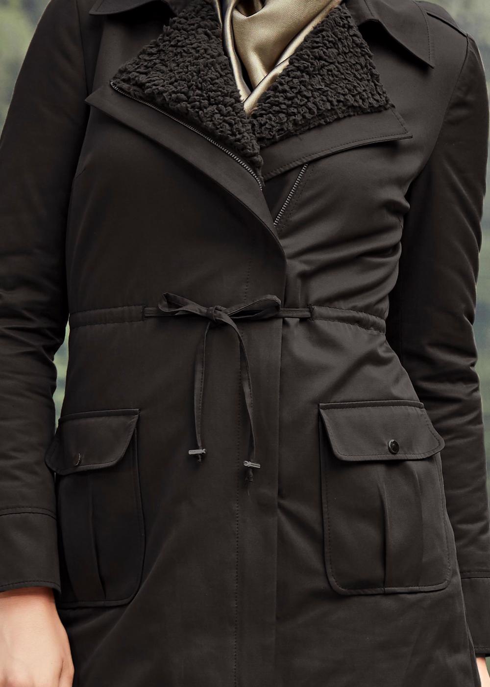 Tesettür giyim SİYAH BELİ BÜZGÜLÜ CEPLİ KABAN 9541