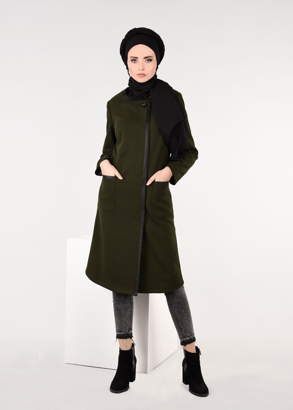 Tesettür giyim HAKİ BİSİKLET YAKA KAŞE KABAN 9555 