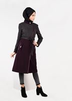 Tesettür giyim MÜRDÜM CEPLERİ FERMUARLI ÜST KISMI DESENLİ KABAN 9561