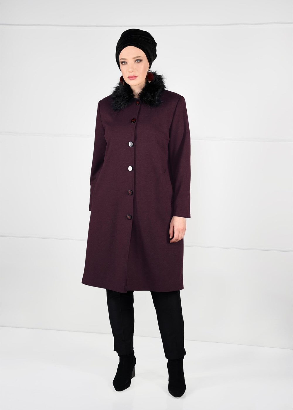 Tesettür giyim BORDO KÜRK YAKALI DÜĞMELİ KAŞE KABAN 9567 