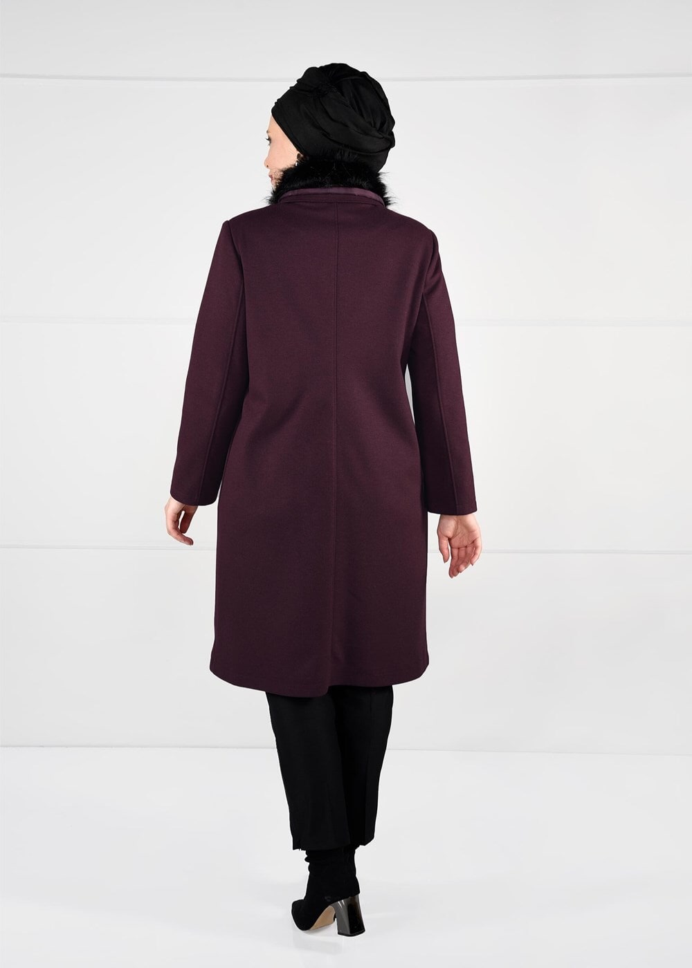 Tesettür giyim BORDO KÜRK YAKALI DÜĞMELİ KAŞE KABAN 9567 