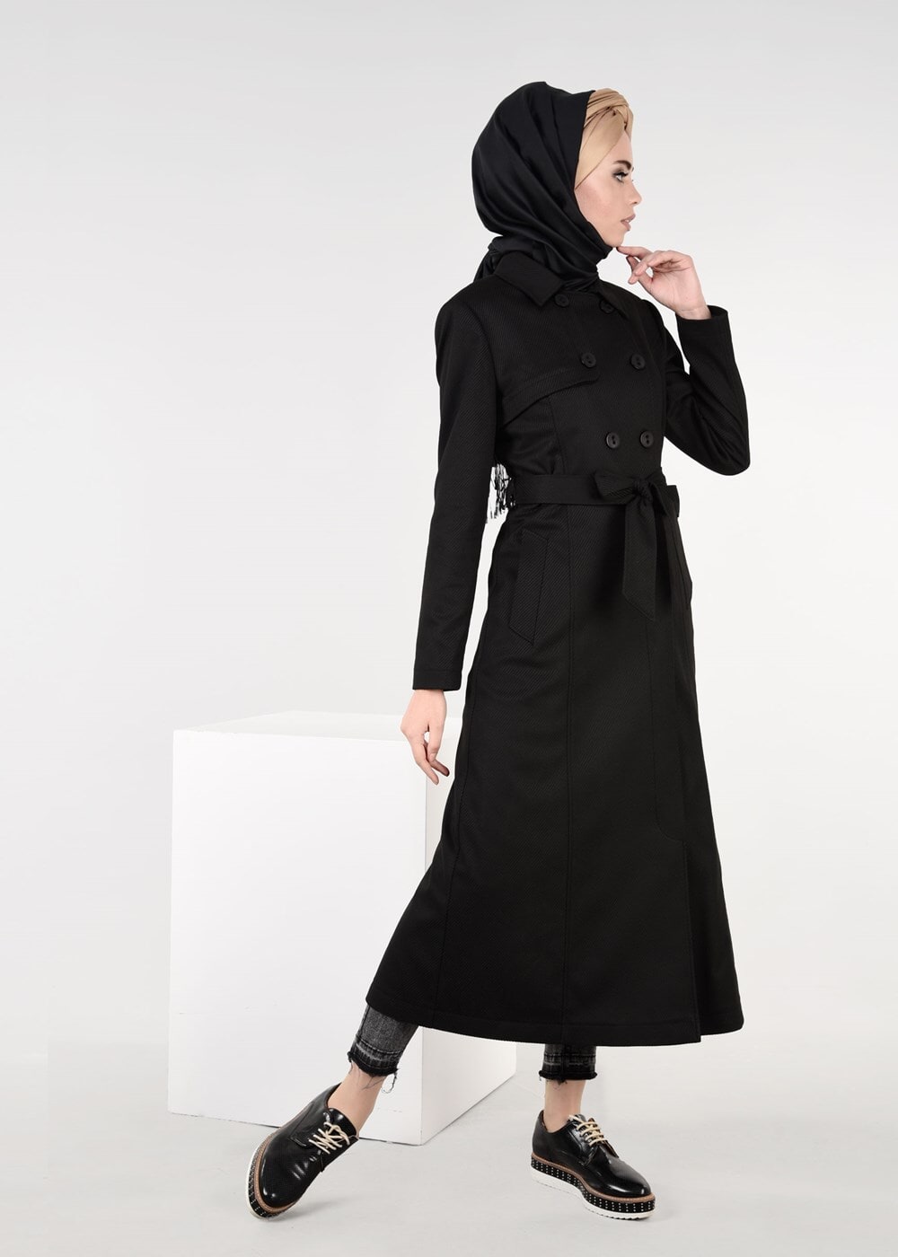 Tesettür giyim SİYAH KRUVAZE KEMERLİ DÜĞMELİ KABAN 9586 
