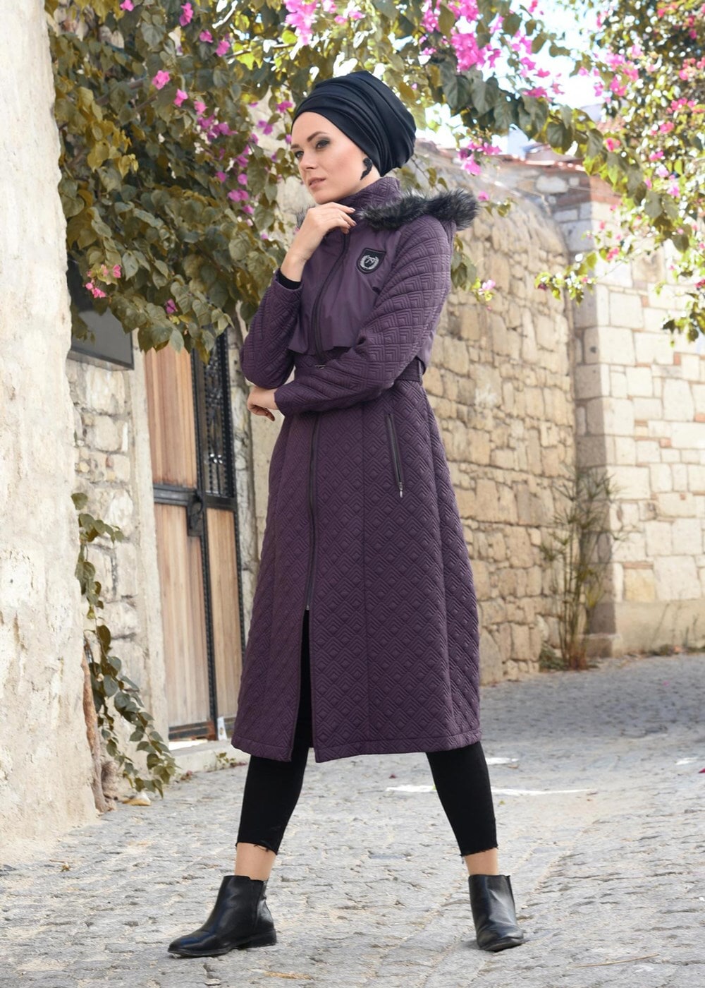 Tesettür giyim MÜRDÜM ARMA DETAYLI KAPÜŞONLU KAPİTONE KABAN 9597 