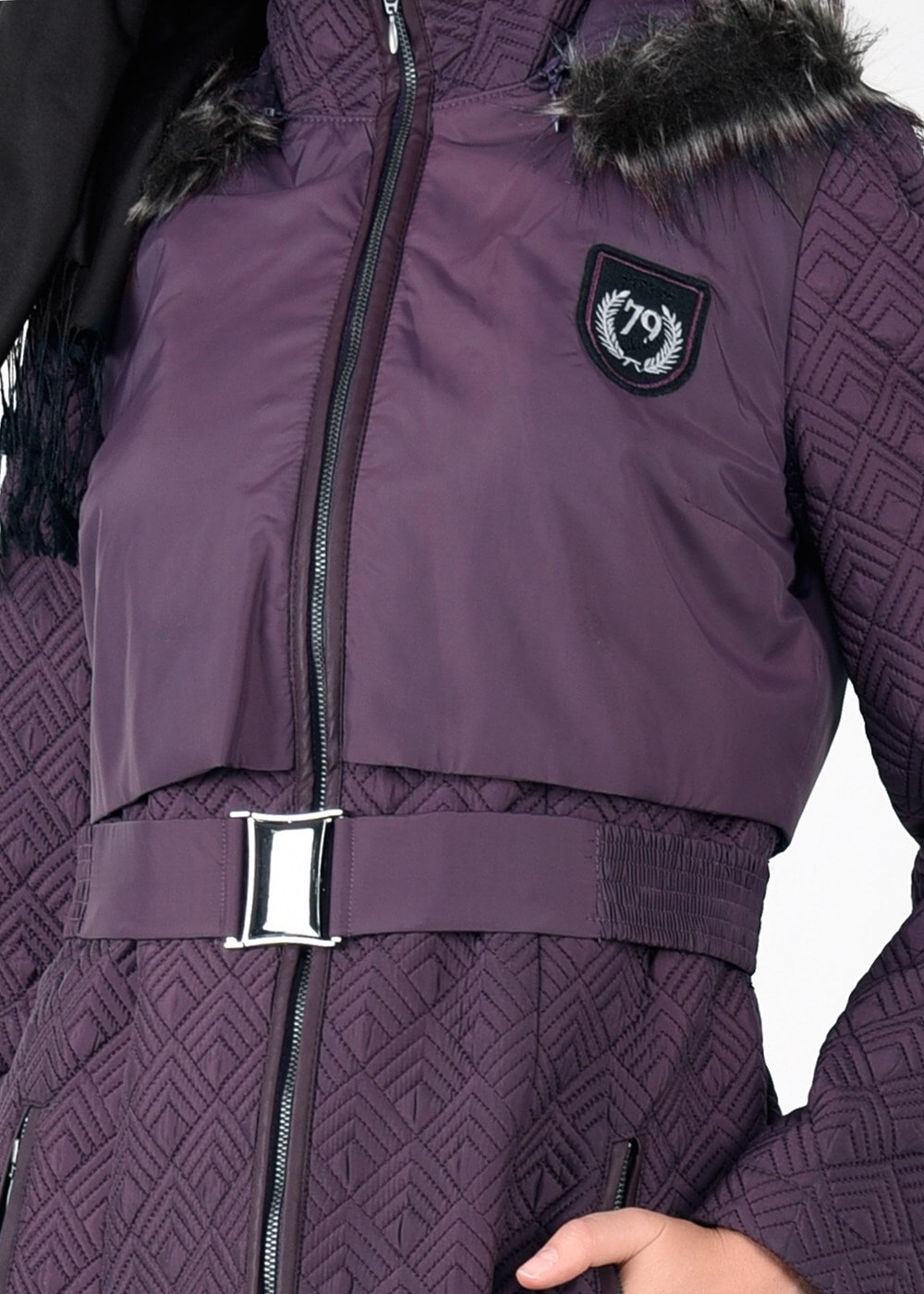 Tesettür giyim MÜRDÜM ARMA DETAYLI KAPÜŞONLU KAPİTONE KABAN 9597 