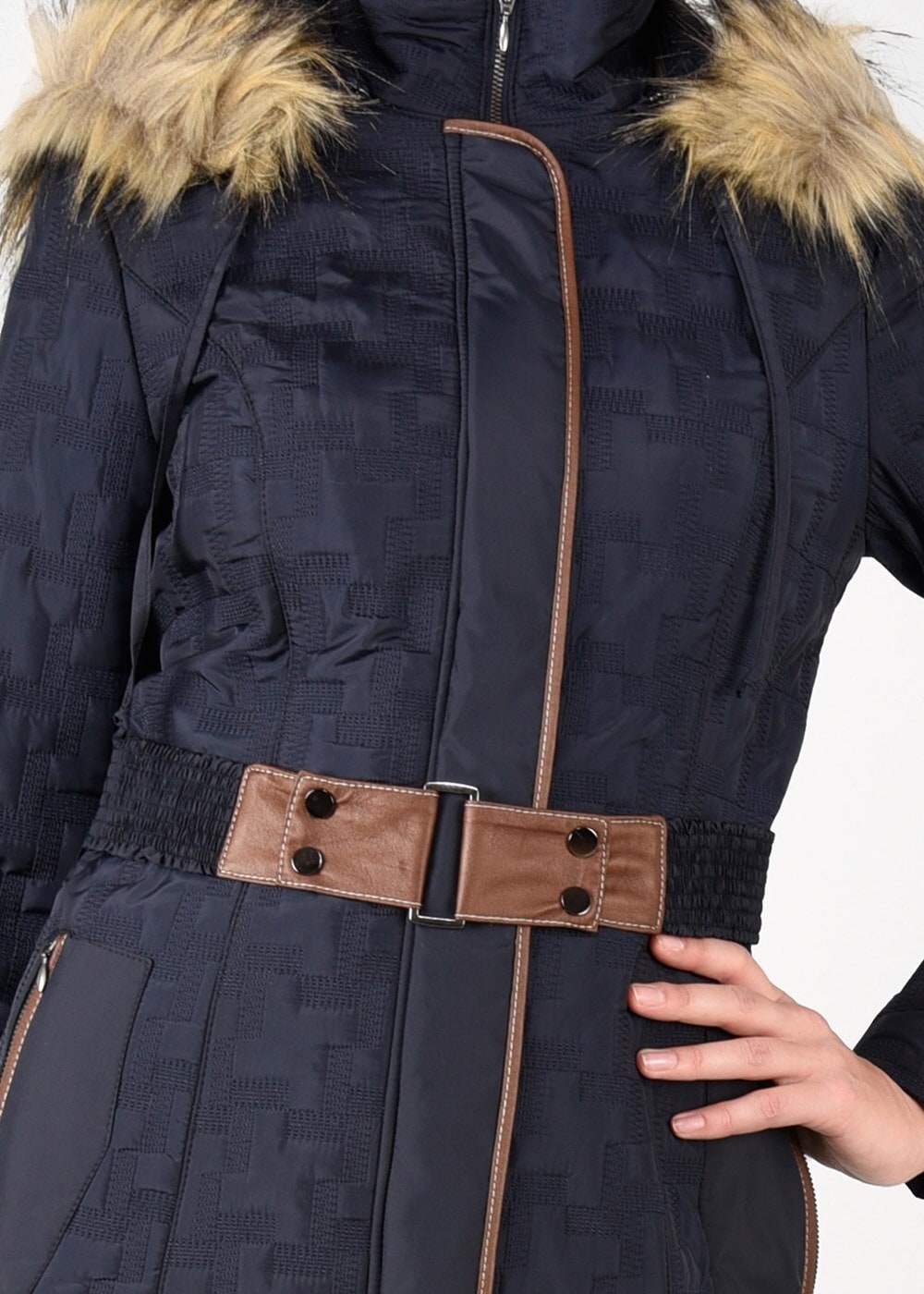 Tesettür giyim LACİVERT DESENLİ KEMERLİ KAPÜŞONLU KABAN 9598 