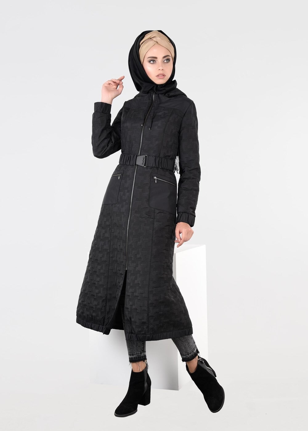 Tesettür giyim SİYAH KEMERLİ KAPÜŞONLU KABAN 9600 
