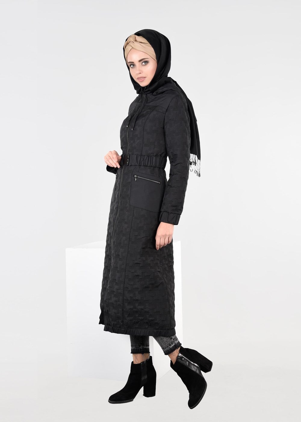 Tesettür giyim SİYAH KEMERLİ KAPÜŞONLU KABAN 9600 