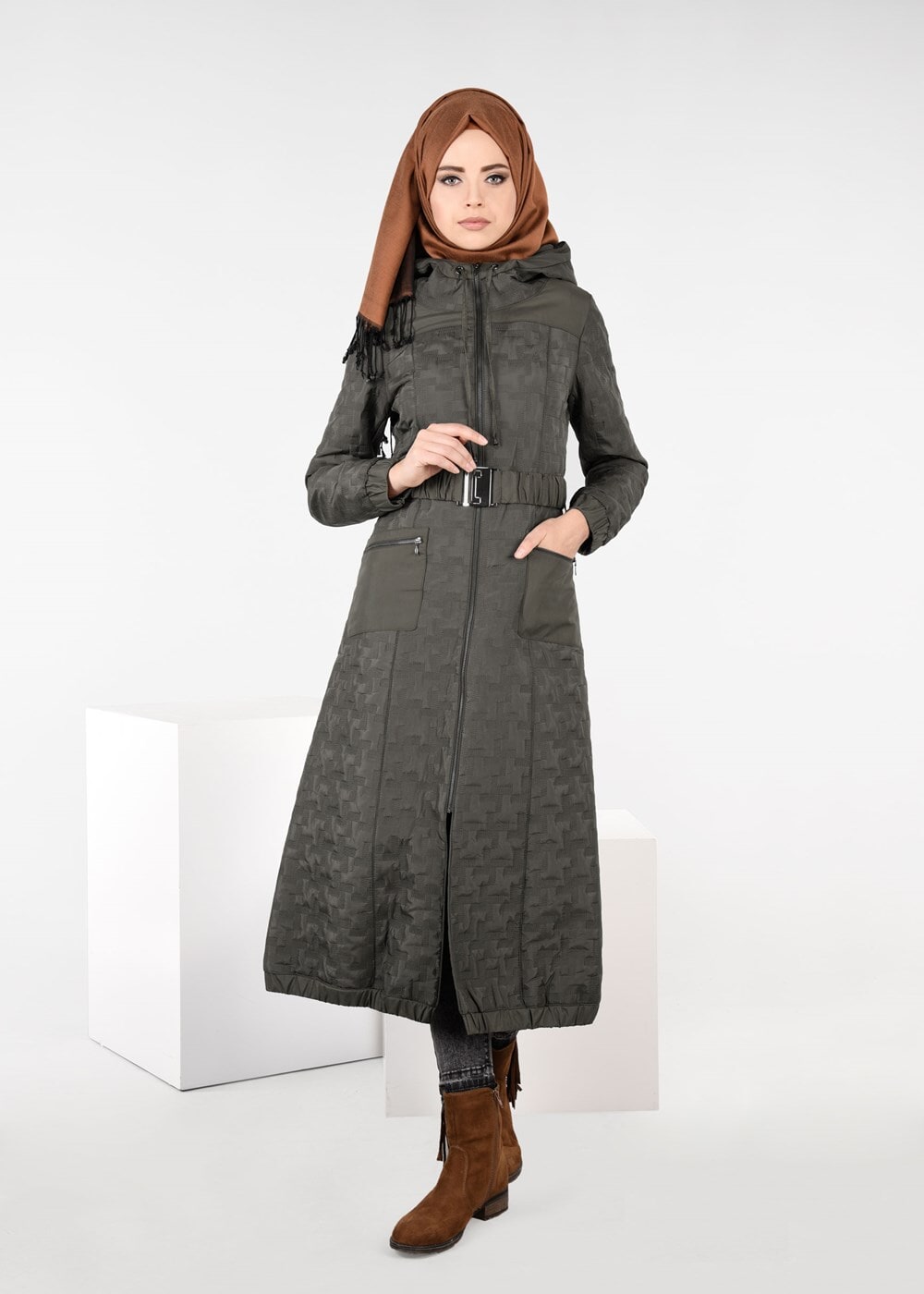 Tesettür giyim HAKİ KEMERLİ KAPÜŞONLU KABAN 9600 