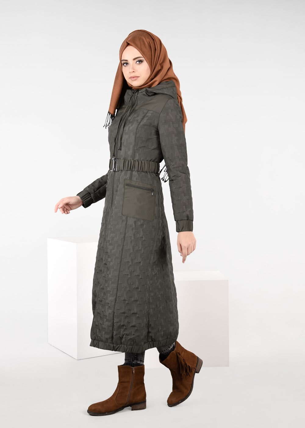 Tesettür giyim HAKİ KEMERLİ KAPÜŞONLU KABAN 9600 