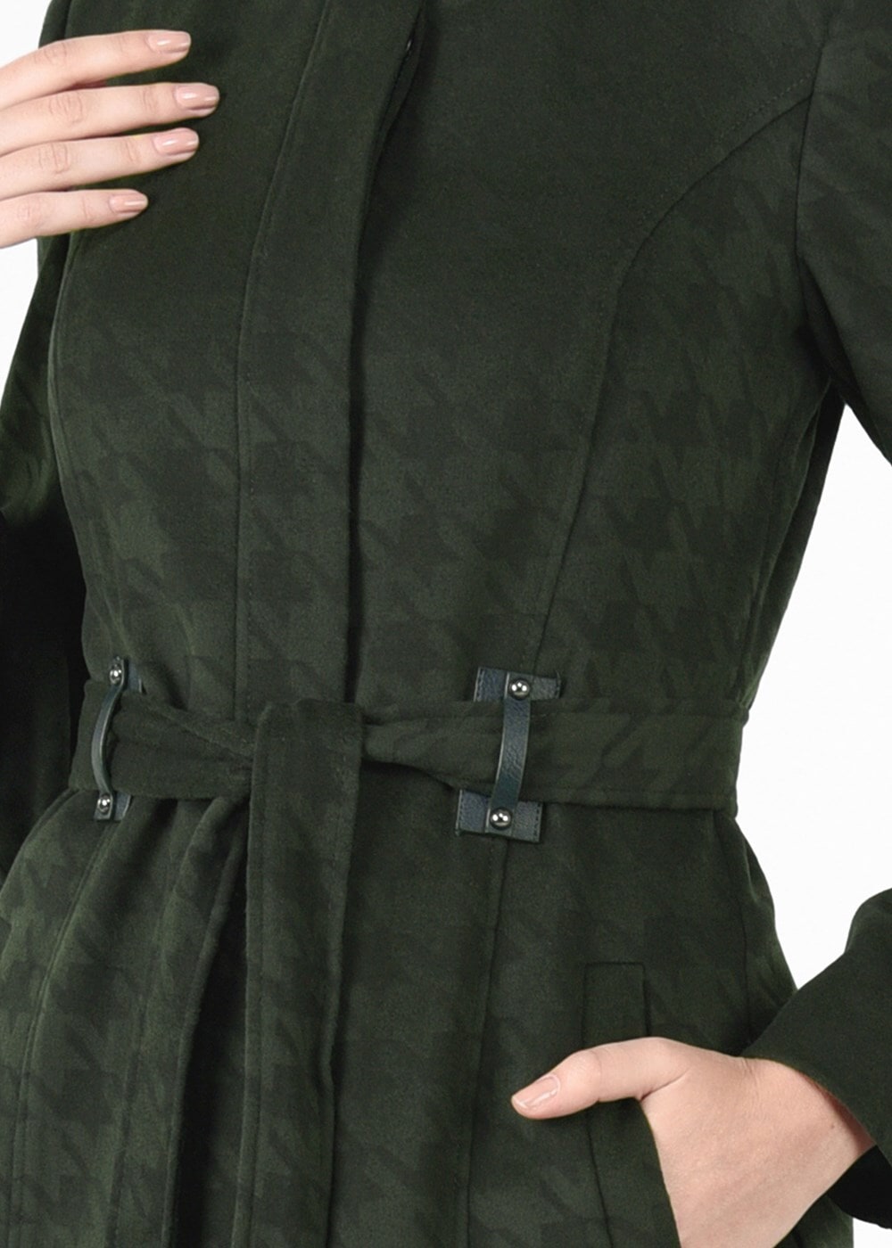 Tesettür giyim YEŞİL BELİ KUŞAKLI KAZAYAĞI DESENLİ KABAN 9605 