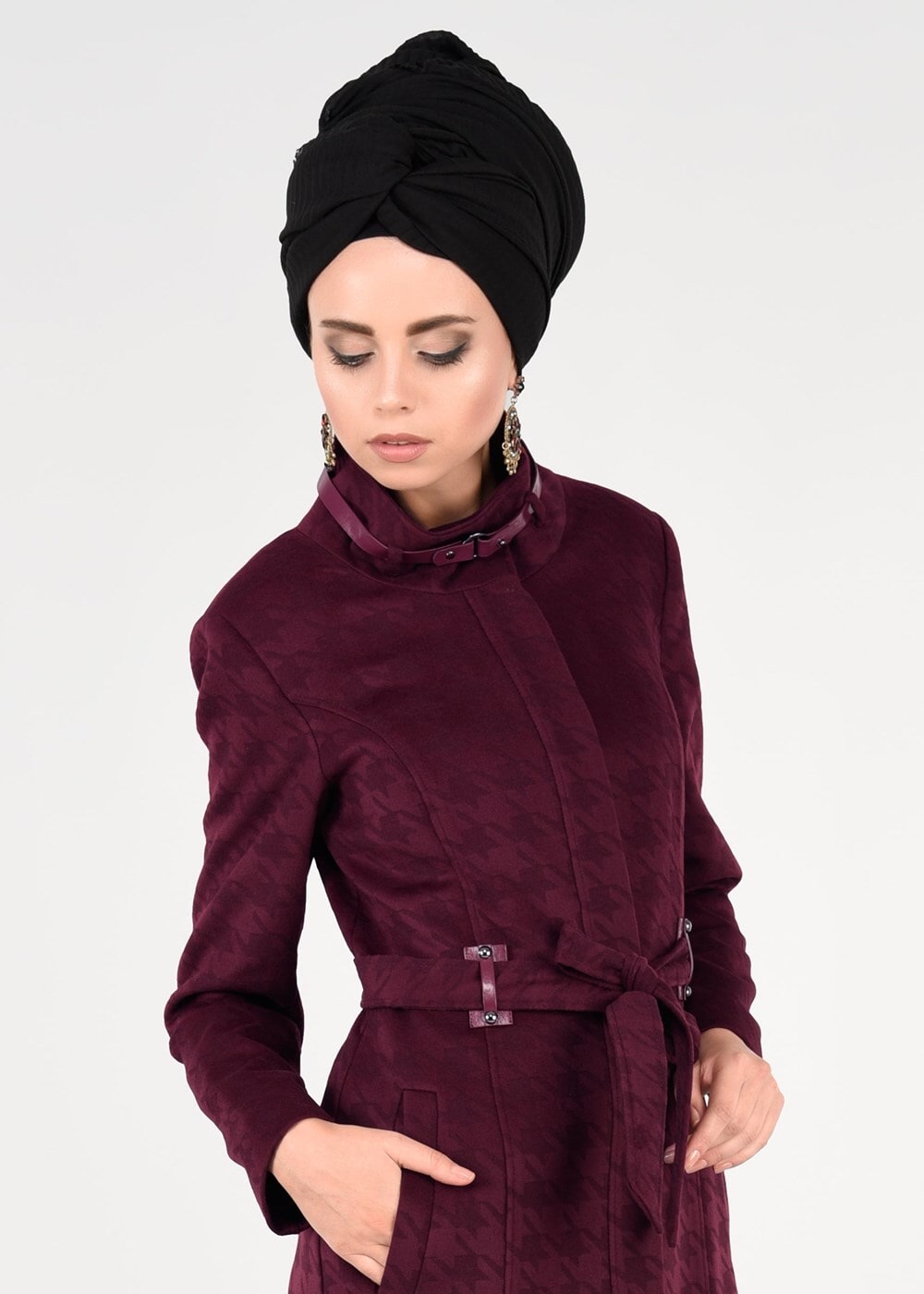 Tesettür giyim MÜRDÜM BELİ KUŞAKLI KAZAYAĞI DESENLİ KABAN 9605 