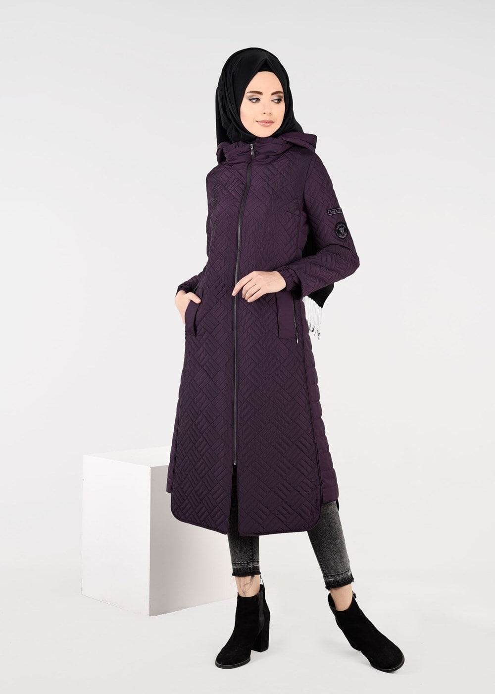Tesettür giyim MÜRDÜM FERMUARLI CEPLİ KAPÜŞONLU ŞİŞME KABAN 9613 