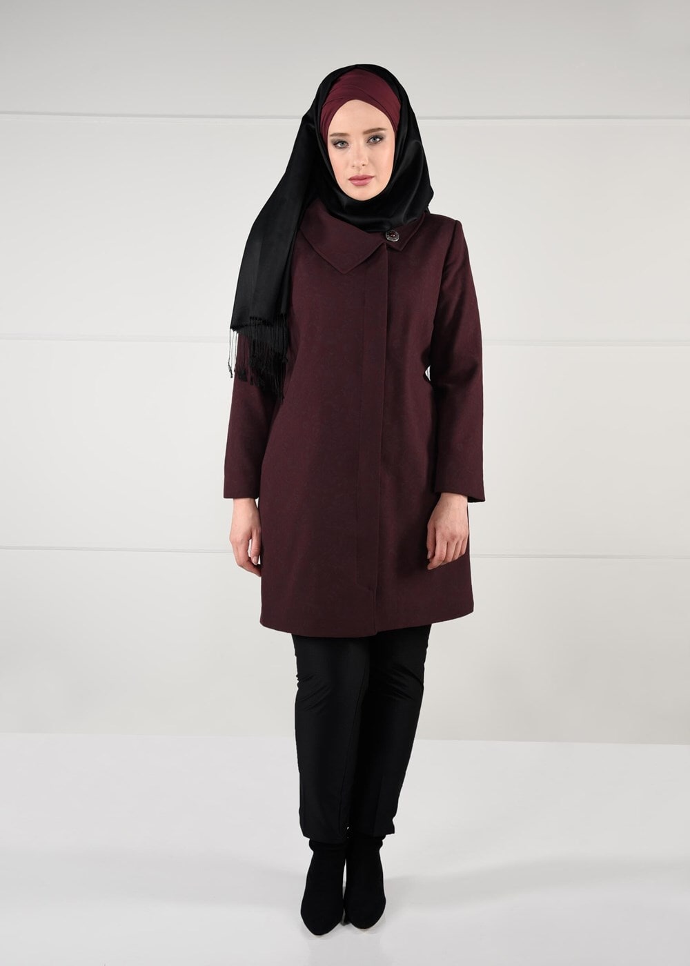 Vêtements hijab ROUGE BORDEAUX MANTEAU EN LAINE AVEC BROCHE 9618 