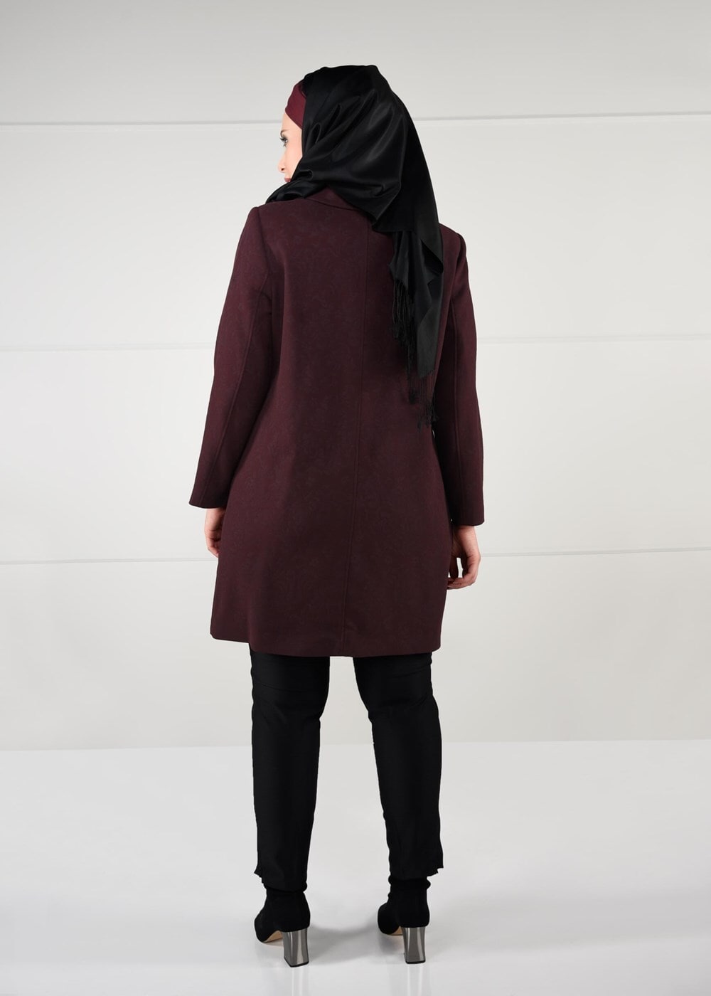 Vêtements hijab ROUGE BORDEAUX MANTEAU EN LAINE AVEC BROCHE 9618 