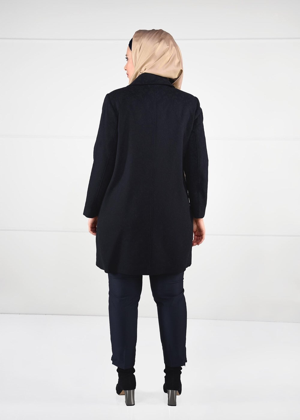 Vêtements hijab BLEU MARINE MANTEAU EN LAINE AVEC BROCHE 9618 