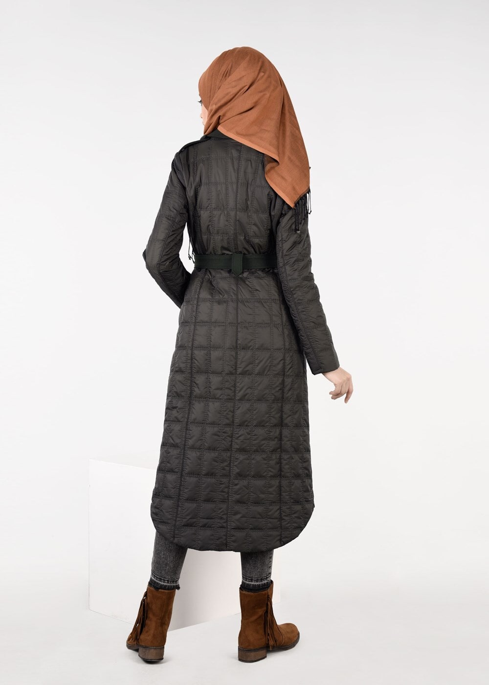 Tesettür giyim HAKİ KARE KAPİTONE ŞİŞME KABAN 9621