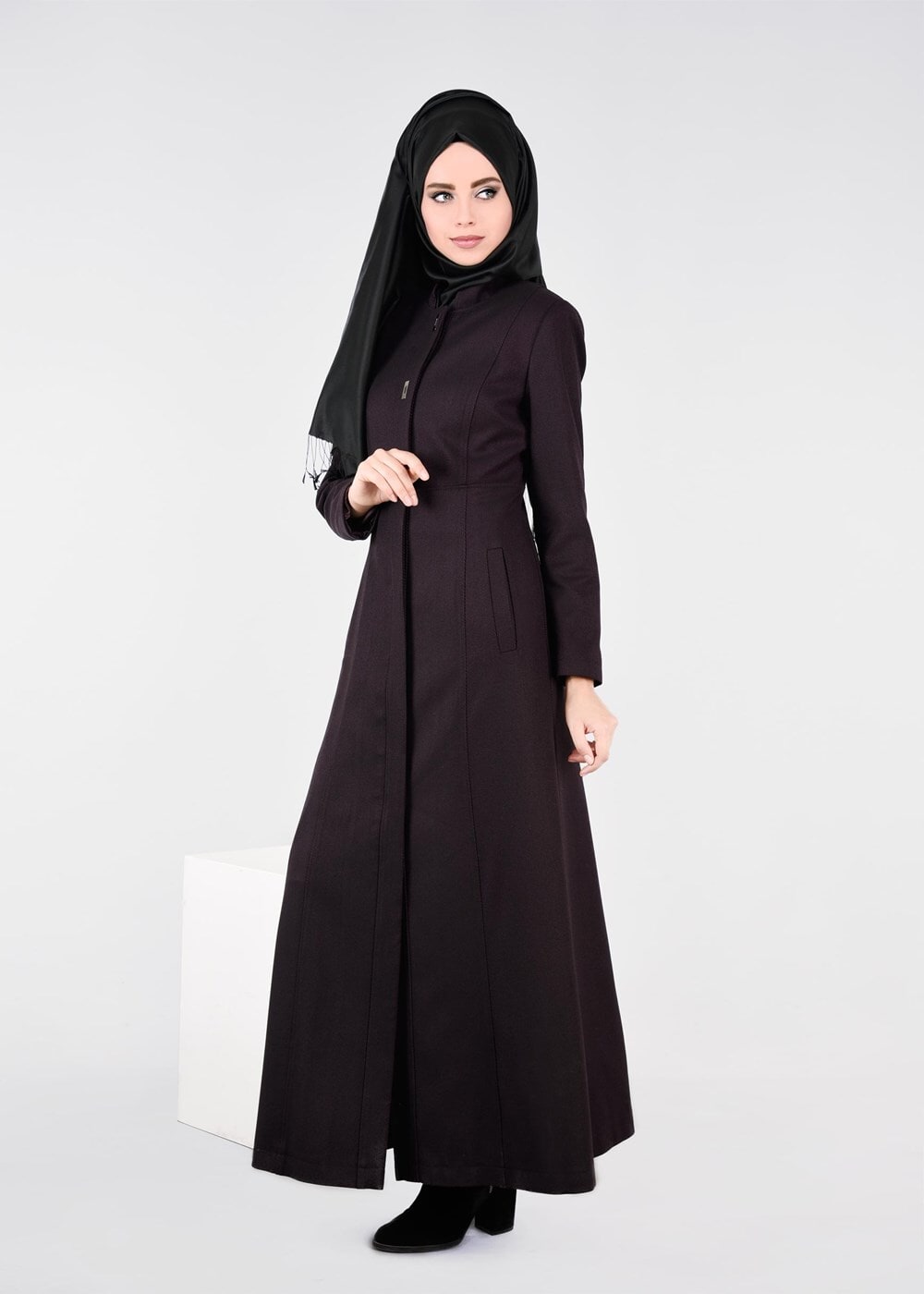 Tesettür giyim MÜRDÜM HAKİM YAKA MANTO 9570