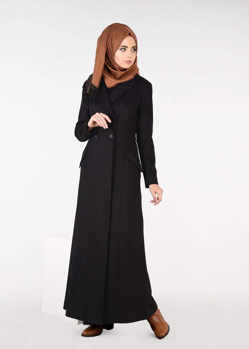 Tesettür giyim SİYAH KRUVAZE DÜĞMELİ MANTO 9583 