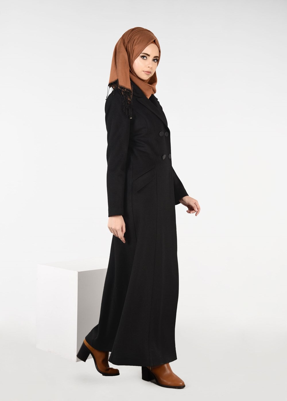 Tesettür giyim SİYAH KRUVAZE DÜĞMELİ MANTO 9583 