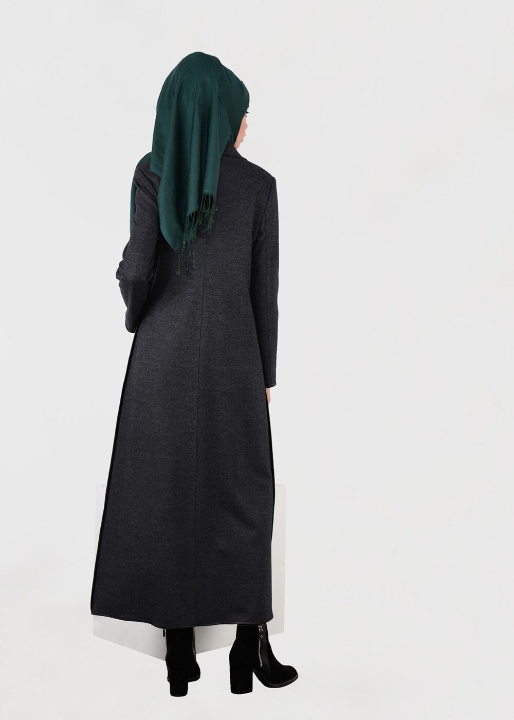 Tesettür giyim GRİ FERMUARLI SİVRİ YAKA MANTO 9587 
