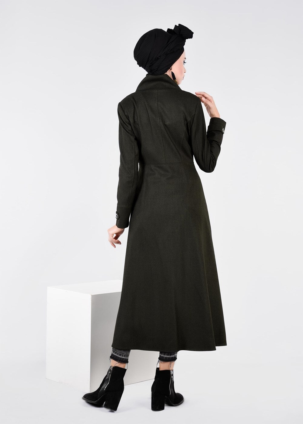 Tesettür giyim HAKİ DÜĞMELİ MANTO 9591