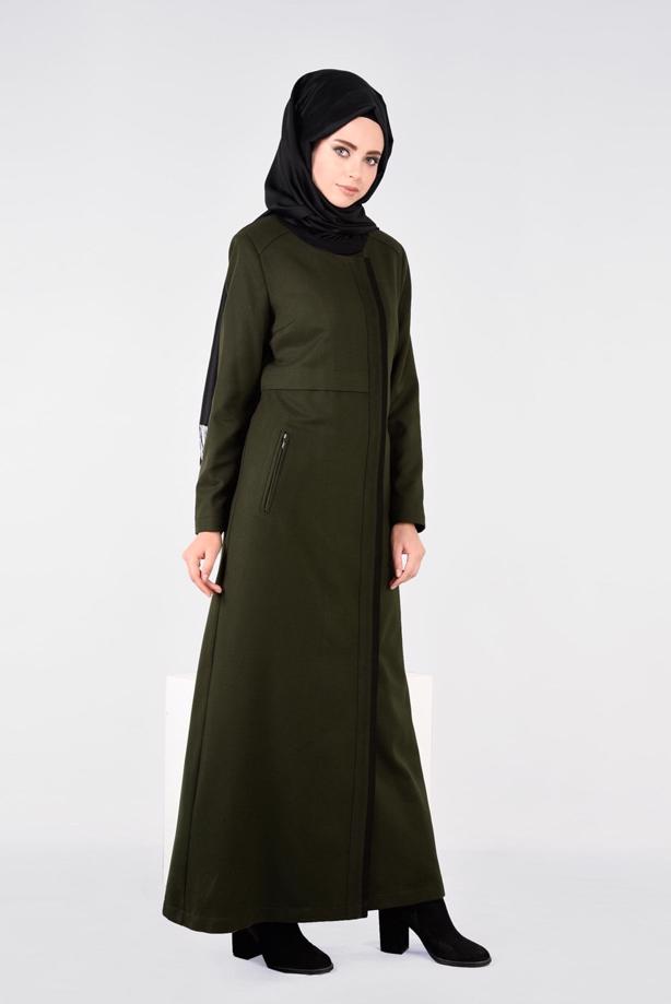 Tesettür giyim HAKİ CEPLİ KLASİK MANTO 9602 - TRENDTESETTÜR