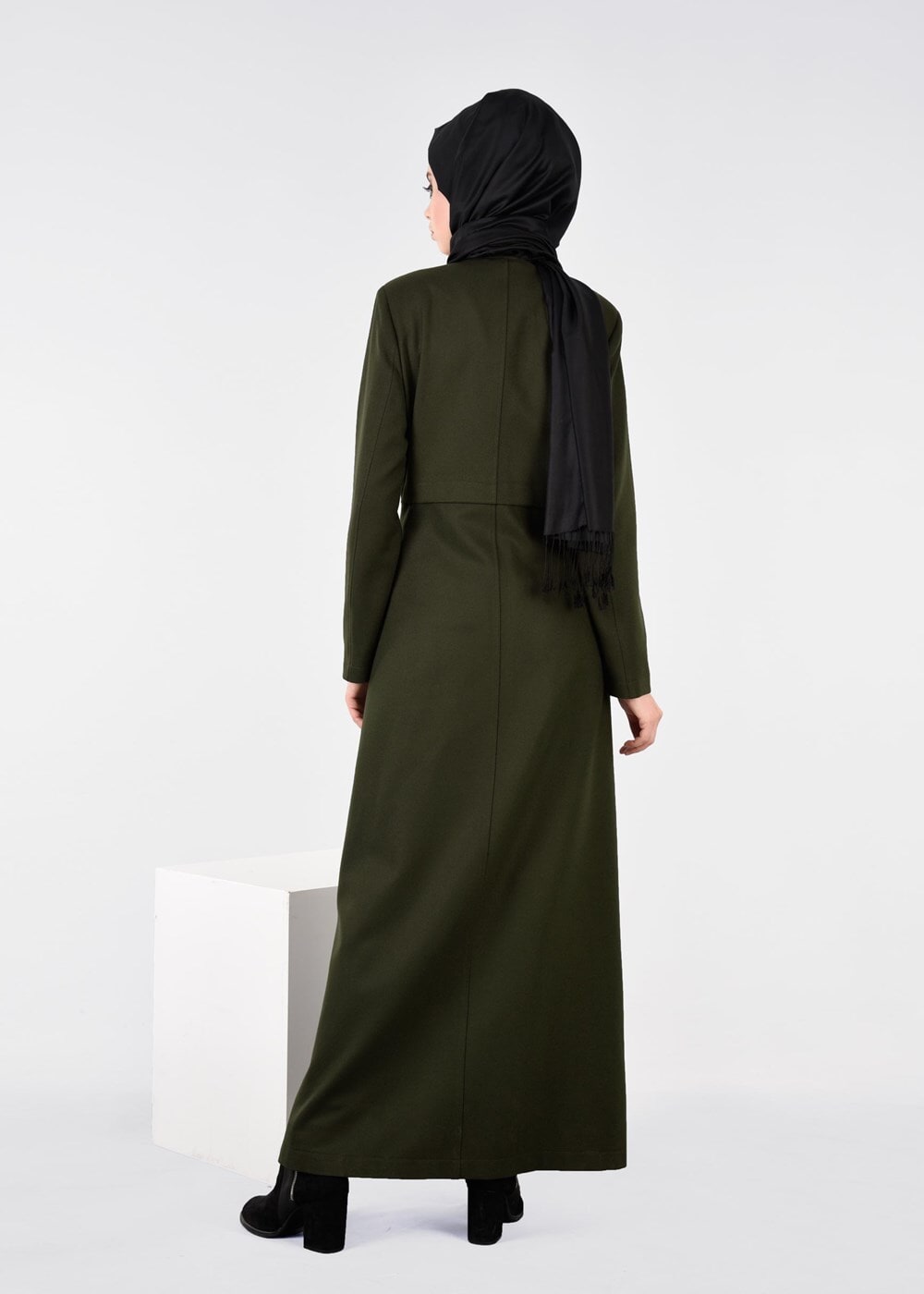 Tesettür giyim HAKİ CEPLİ KLASİK MANTO 9602