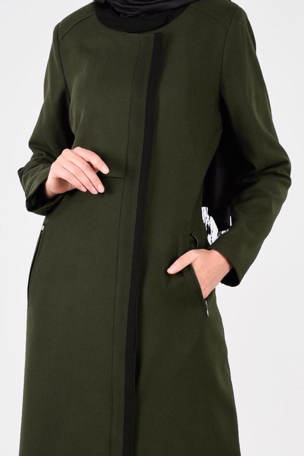 Tesettür giyim HAKİ CEPLİ KLASİK MANTO 9602 - TRENDTESETTÜR