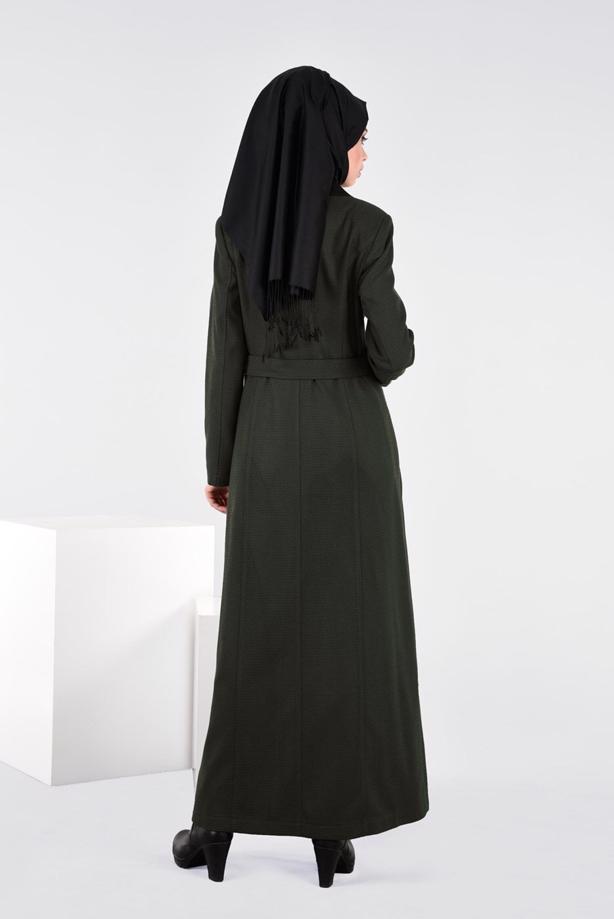 Tesettür giyim HAKİ KUŞAKLI FERMUARLI MANTO 9603 - TRENDTESETTÜR