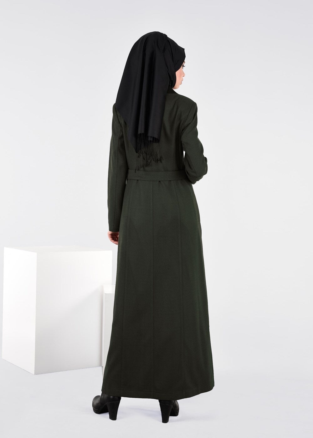 Tesettür giyim HAKİ KUŞAKLI FERMUARLI MANTO 9603