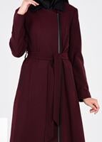 Tesettür giyim MÜRDÜM KUŞAKLI FERMUARLI MANTO 9603