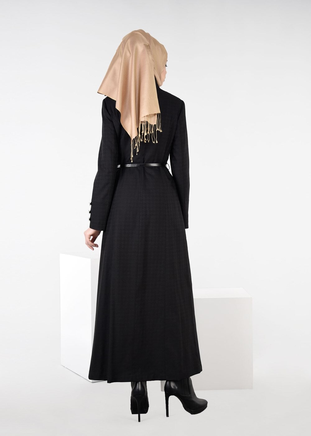 Tesettür giyim SİYAH DÜĞME DETAYLI PARDESÜ 1854