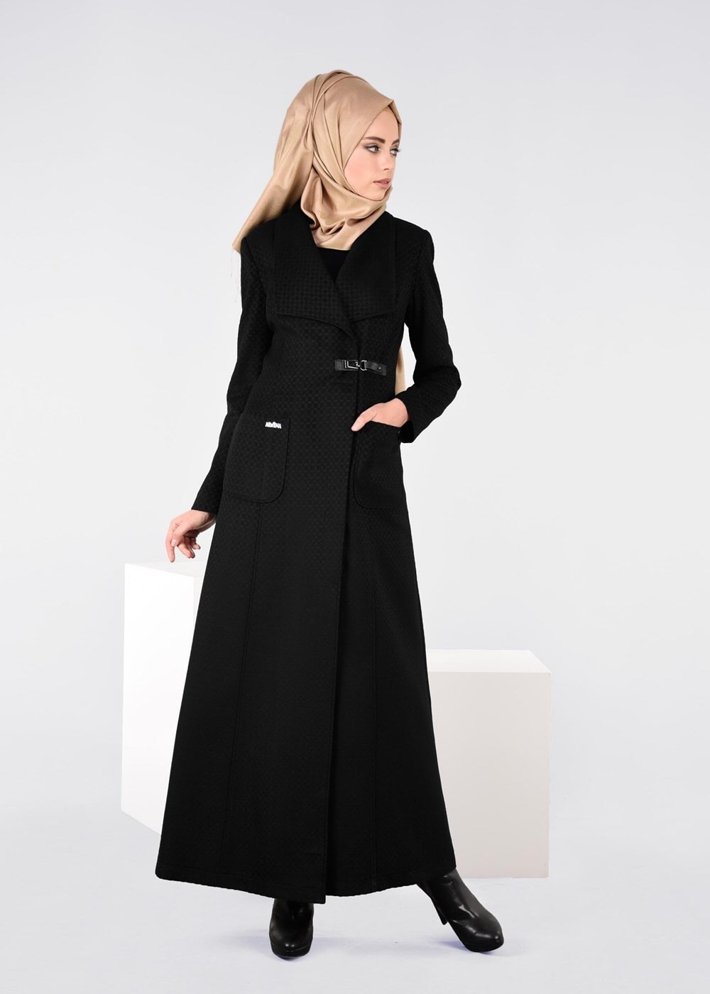 Tesettür giyim SİYAH KEMER DETAYLI KRUVAZE PARDESÜ 1885