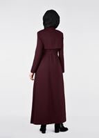 Tesettür giyim BORDO BELİ BÜZGÜLÜ KEMER DETAYLI PARDESÜ 1889