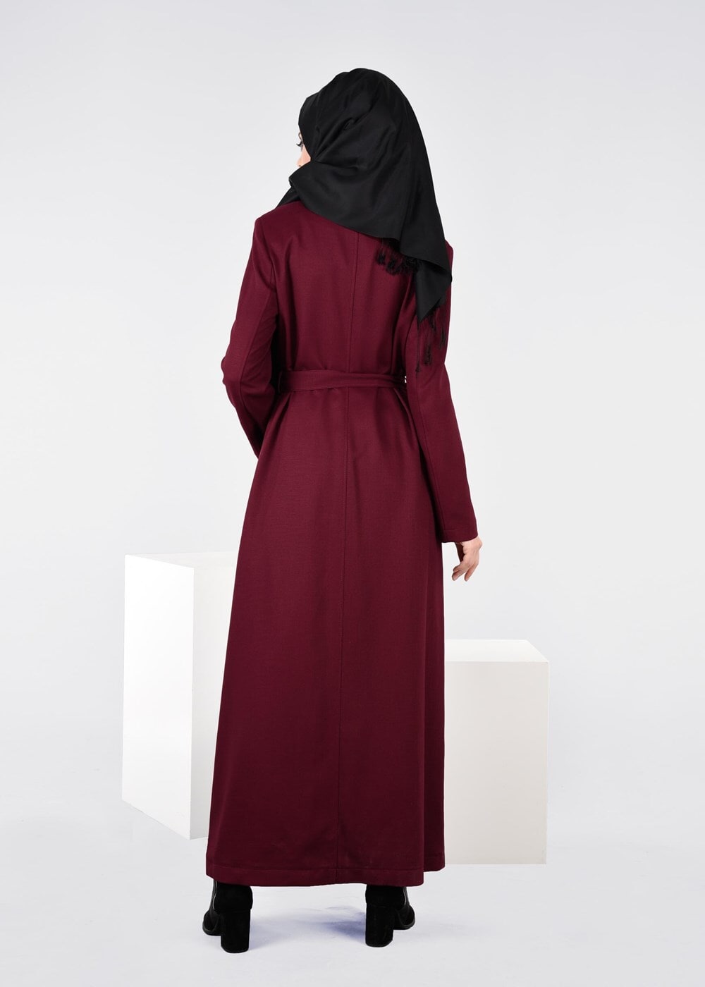 Tesettür giyim BORDO YAKASI BAĞCIKLI CEP DETAYLI PARDESÜ 1894