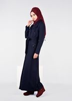 Tesettür giyim LACİVERT YAKASI BAĞCIKLI CEP DETAYLI PARDESÜ 1894