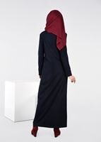 Tesettür giyim LACİVERT KEMER DETAYLI DESENLİ PARDESÜ 1922 