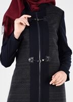 Tesettür giyim LACİVERT KEMER DETAYLI DESENLİ PARDESÜ 1922 