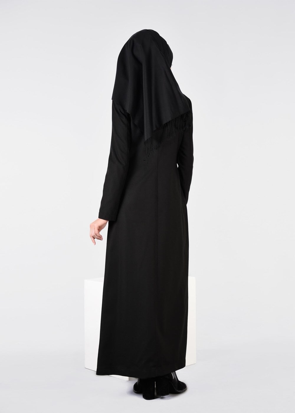 Tesettür giyim SİYAH KEMER DETAYLI DESENLİ PARDESÜ 1922 