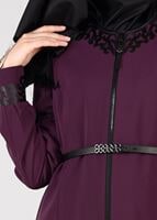 Tesettür giyim MÜRDÜM MANŞETLERİ YAKASI DETAYLI PARDESÜ 1932 