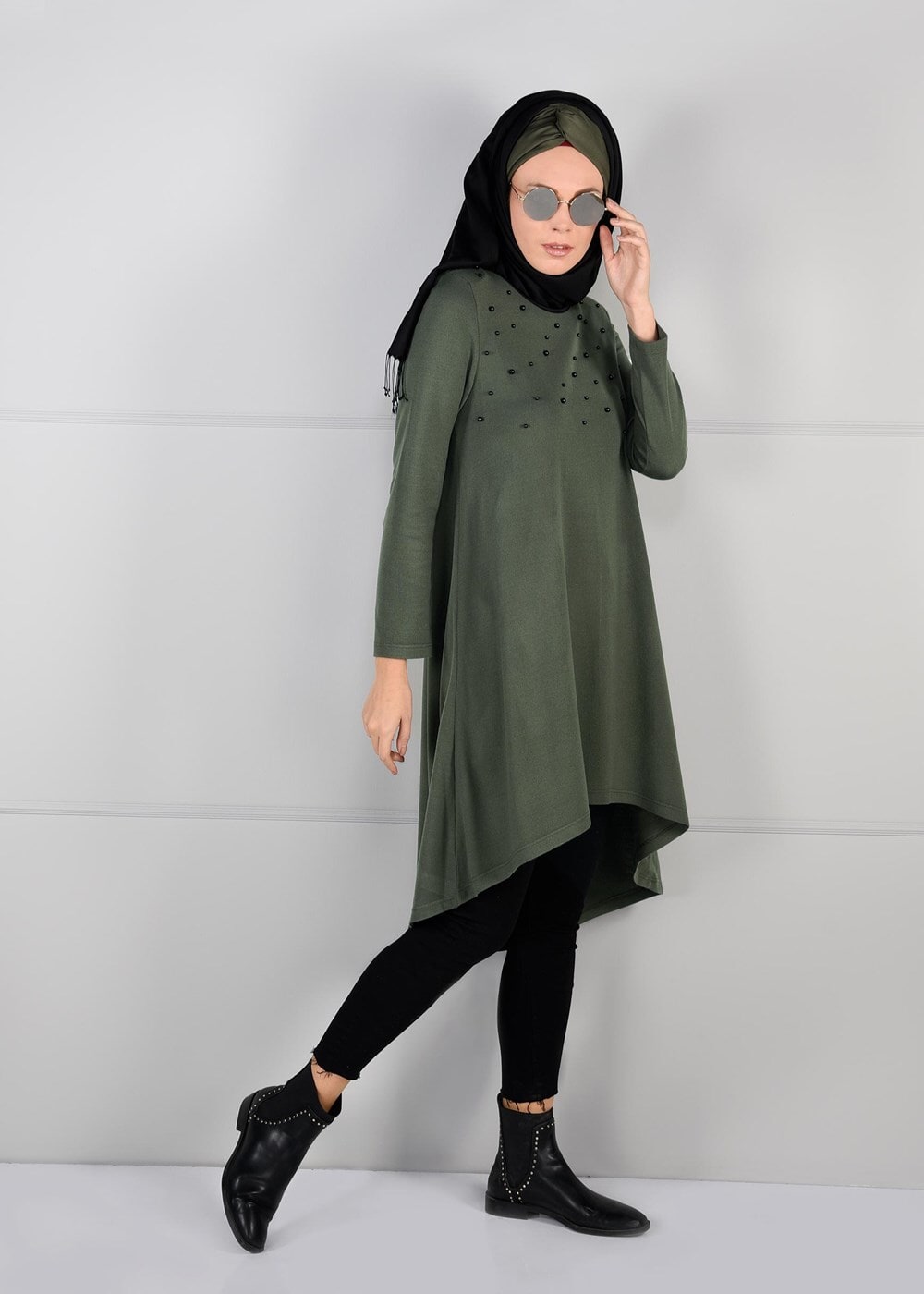 Tesettür giyim HAKİ İNCİ İŞLEMELİ GENİŞ KESİM TUNİK 03051