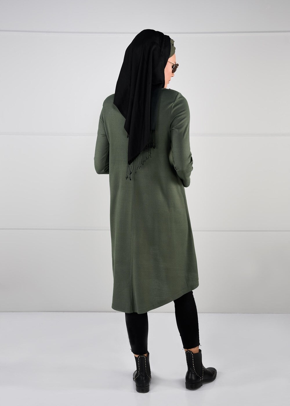 Tesettür giyim HAKİ İNCİ İŞLEMELİ GENİŞ KESİM TUNİK 03051