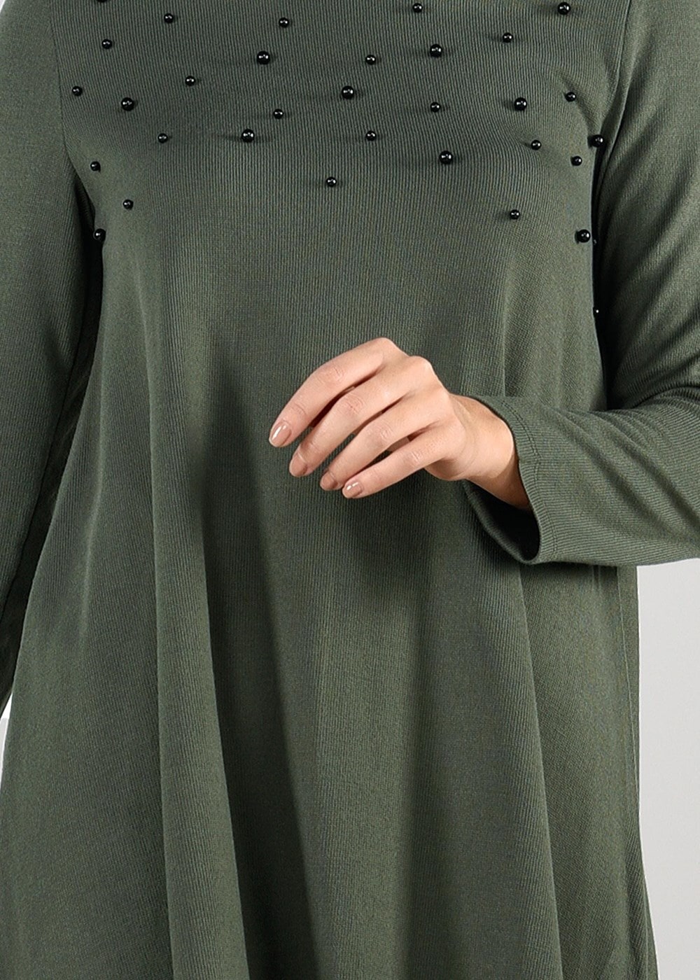 Tesettür giyim HAKİ İNCİ İŞLEMELİ GENİŞ KESİM TUNİK 03051