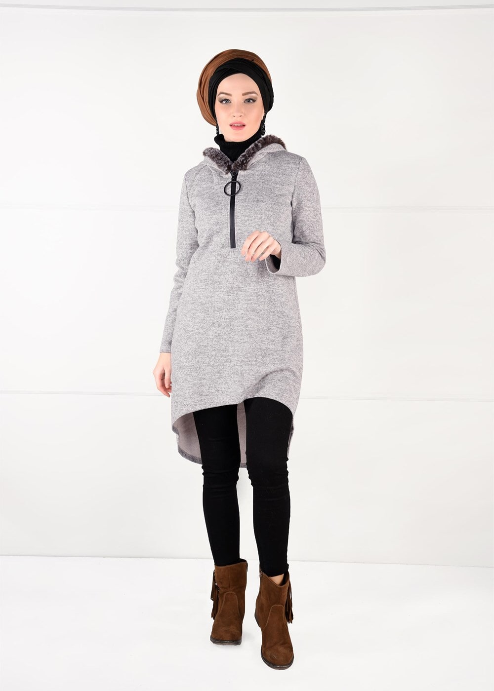 Tesettür giyim BEJ PELUŞLU FERMUAR DETAYLI TUNİK 13741