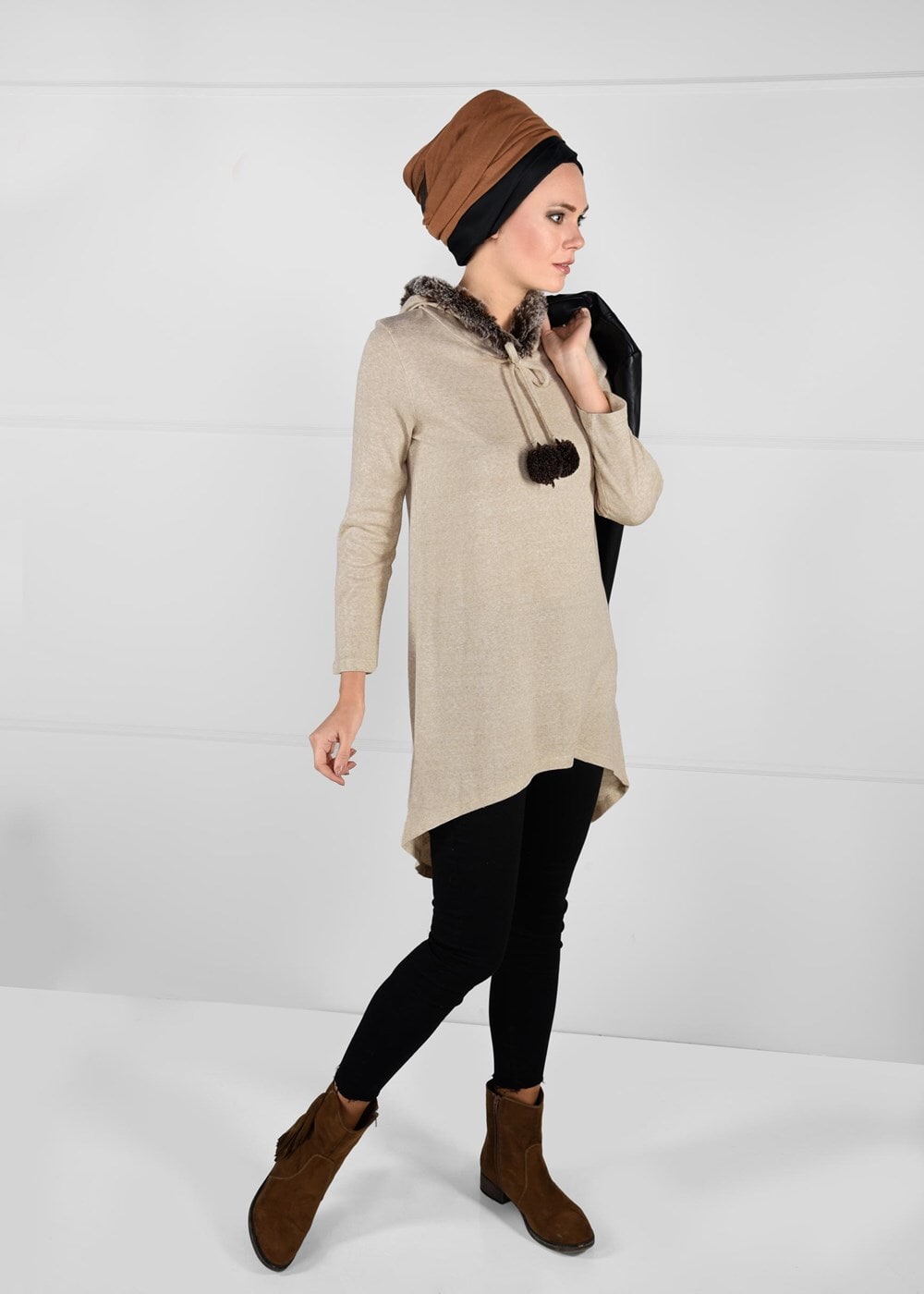 Tesettür giyim BEJ PELUŞLU TRİKO TUNİK 41941 