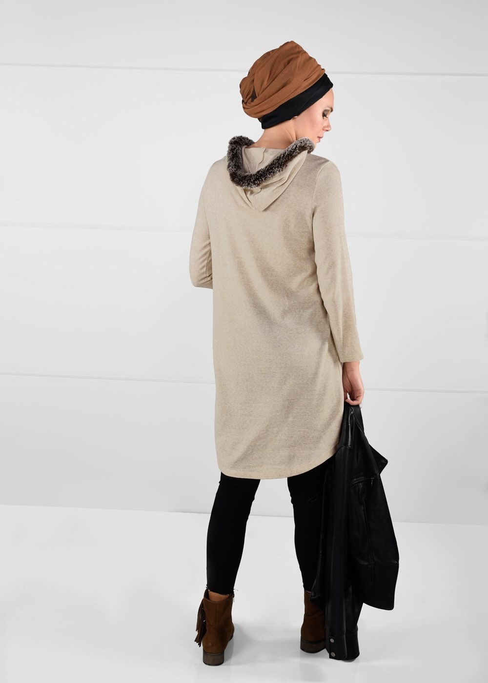 Tesettür giyim BEJ PELUŞLU TRİKO TUNİK 41941 
