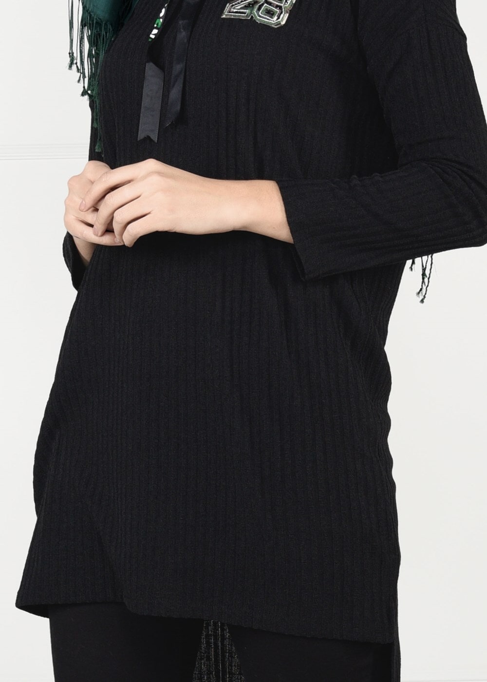 Tesettür giyim SİYAH KAPÜŞONLU FİTİLLİ TRİKO TUNİK 58451
