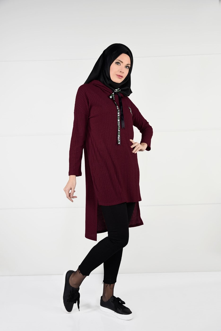 Tesettür giyim BORDO KAPÜŞONLU FİTİLLİ TRİKO TUNİK 58451