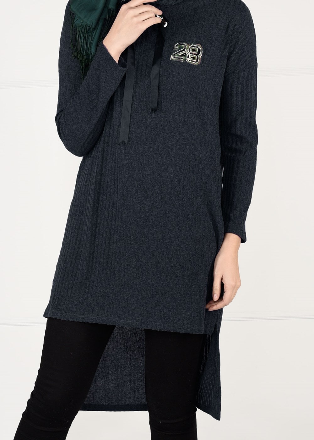Tesettür giyim GRİ KAPÜŞONLU FİTİLLİ TRİKO TUNİK 58451